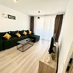 Urban Plaza Astra - Rise Private & Apartmán Brašov