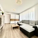 Urban Plaza Astra - Rise Private & Apartamento *