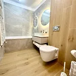 Urban Plaza Astra - Rise Private & Lejlighed *